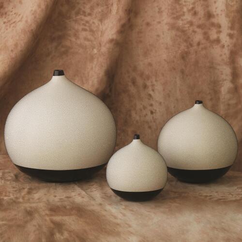 Pixelated Ball Vase-Black/Brown