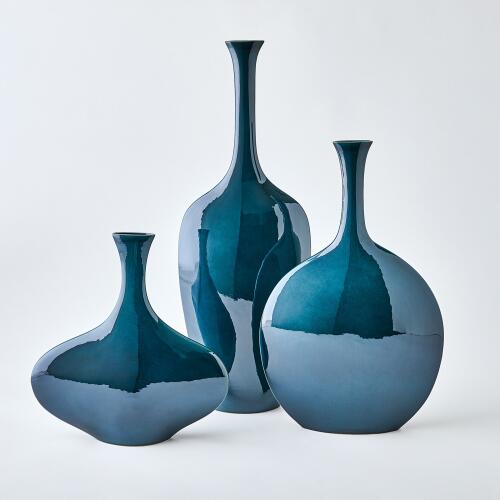 Silhouette Vase-Reactive Blue