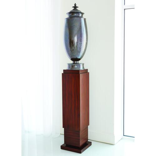 Single Skyscraper Pedestal