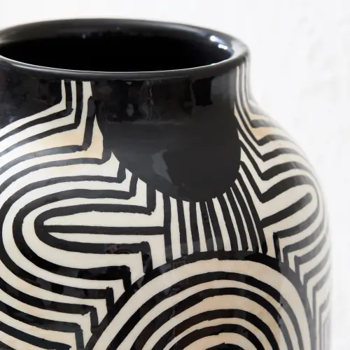 Arches Vase-Black/White