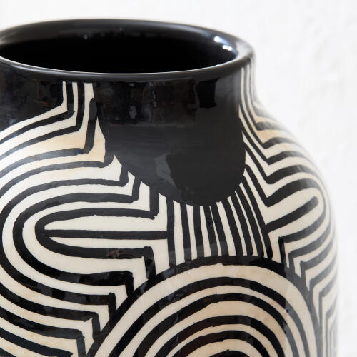 Arches Vase-Black/White