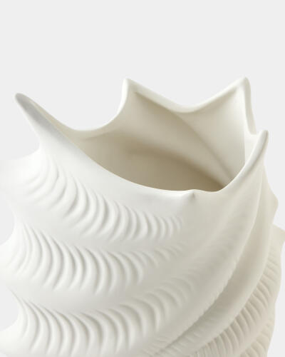 Fantastic Shell Vase-White