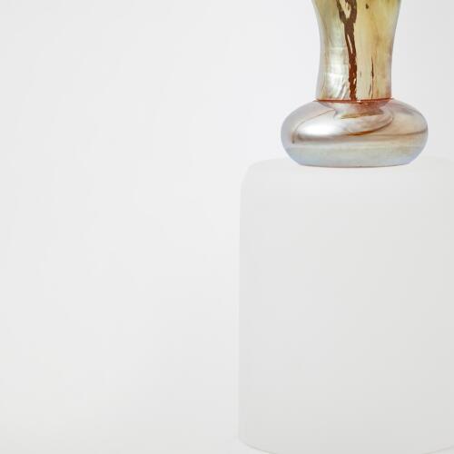 Mounted Leaf-Iris Gelp on Frosted Base