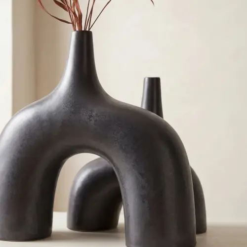 Stretch Vase-Black