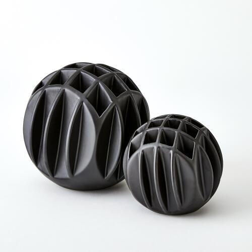 Bud Ball Vase-Matte Black
