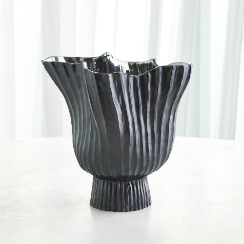 Folha Footed Vase-Black/Metallic