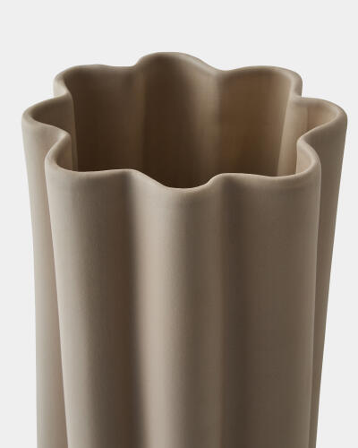 Cirrus Vase-Putty