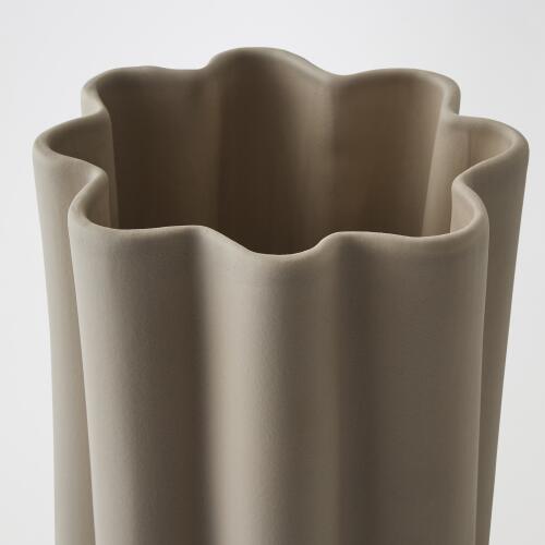 Cirrus Vase-Putty