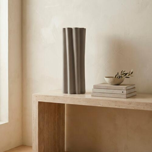 Cirrus Vase-Putty
