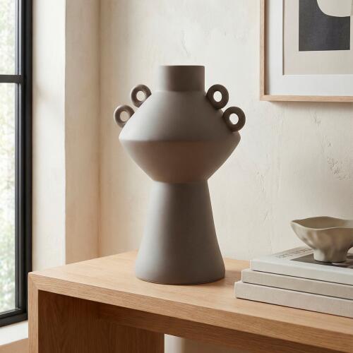 Ruffle Vase-Rings-Clay