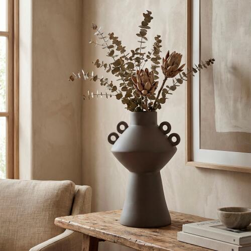 Ruffle Vase-Rings-Clay