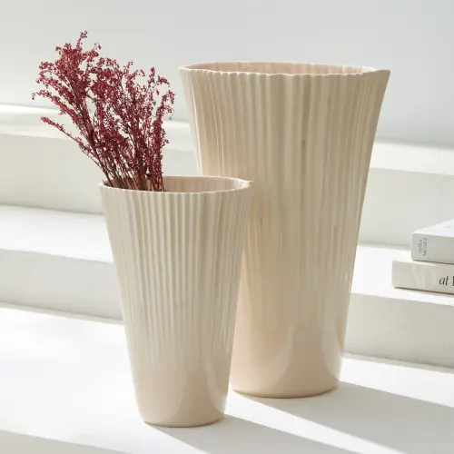 Pleated Vase-Drip Cream