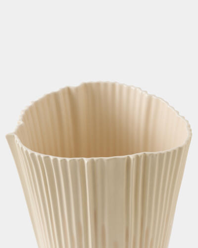 Pleated Vase-Drip Cream