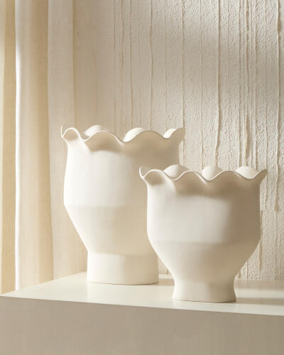 Frill Vase-White
