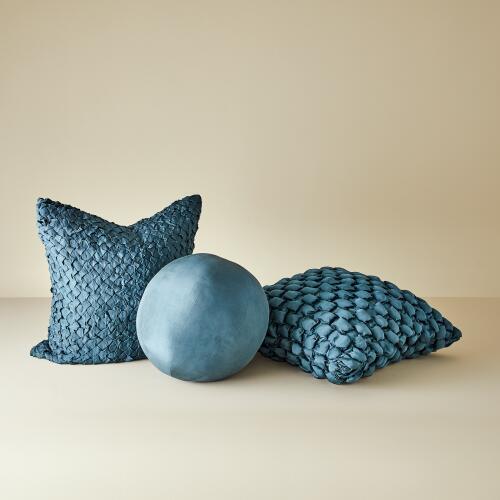 Ronde Pillow-Dusty Blue