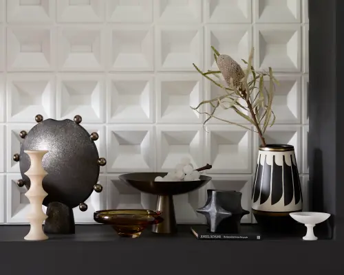 Aila Vessel-Bronze