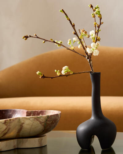 Adama Vase-Black-Short