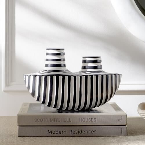 Colbert Vase-Black/White