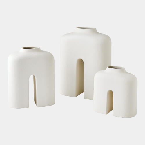 Guardian Vase-White/Cream