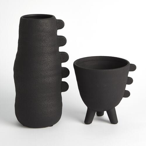 Primitive Porcelain 3 Leg Cache Pot-Black