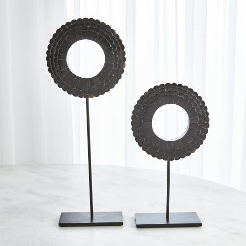 Four Layer Horn Scalloped Mounted Ring-Black