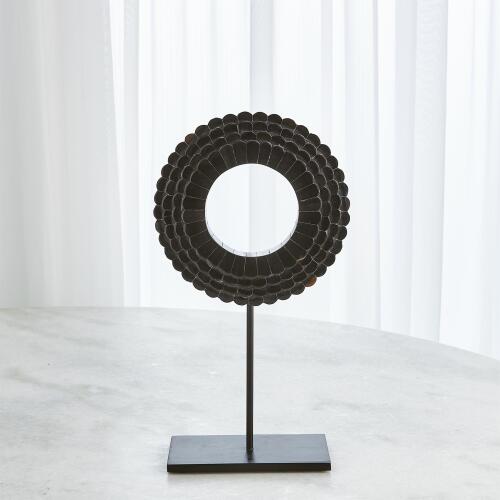 Four Layer Horn Scalloped Mounted Ring-Black